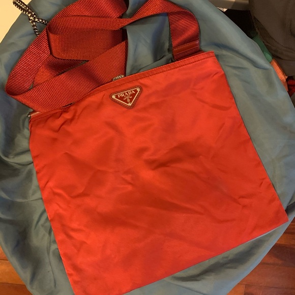 Unisex Prada crossbody - Picture 2 of 6